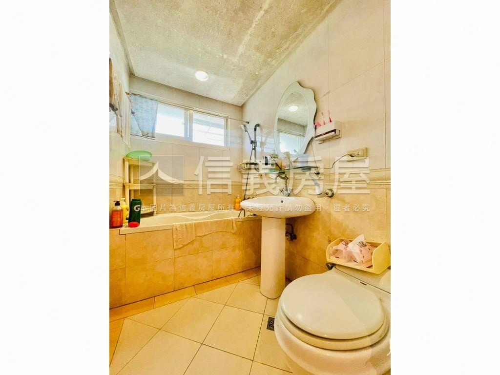 斯美大廈·近捷運管理４房房屋室內格局與周邊環境