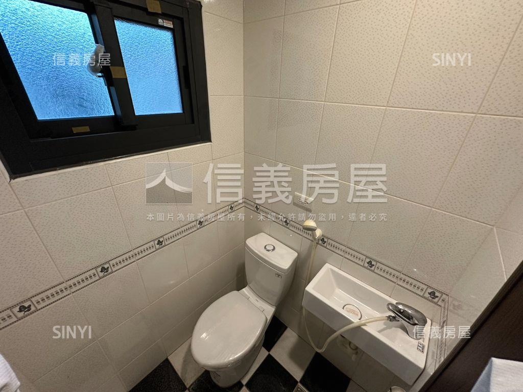 東區三房重新裝潢公寓房屋室內格局與周邊環境