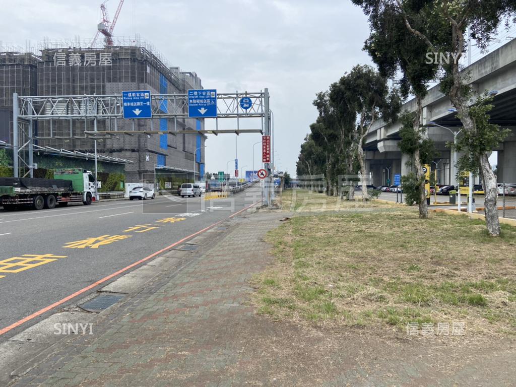 烏日近高鐵２房＋車位房屋室內格局與周邊環境