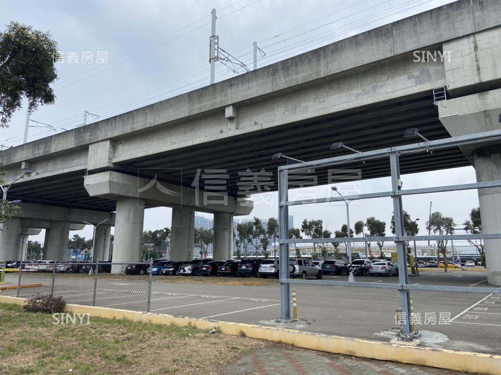 烏日近高鐵２房＋車位房屋室內格局與周邊環境