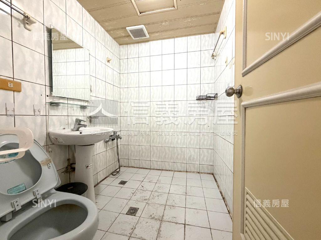 ▲專任英雄鎮採光三房房屋室內格局與周邊環境