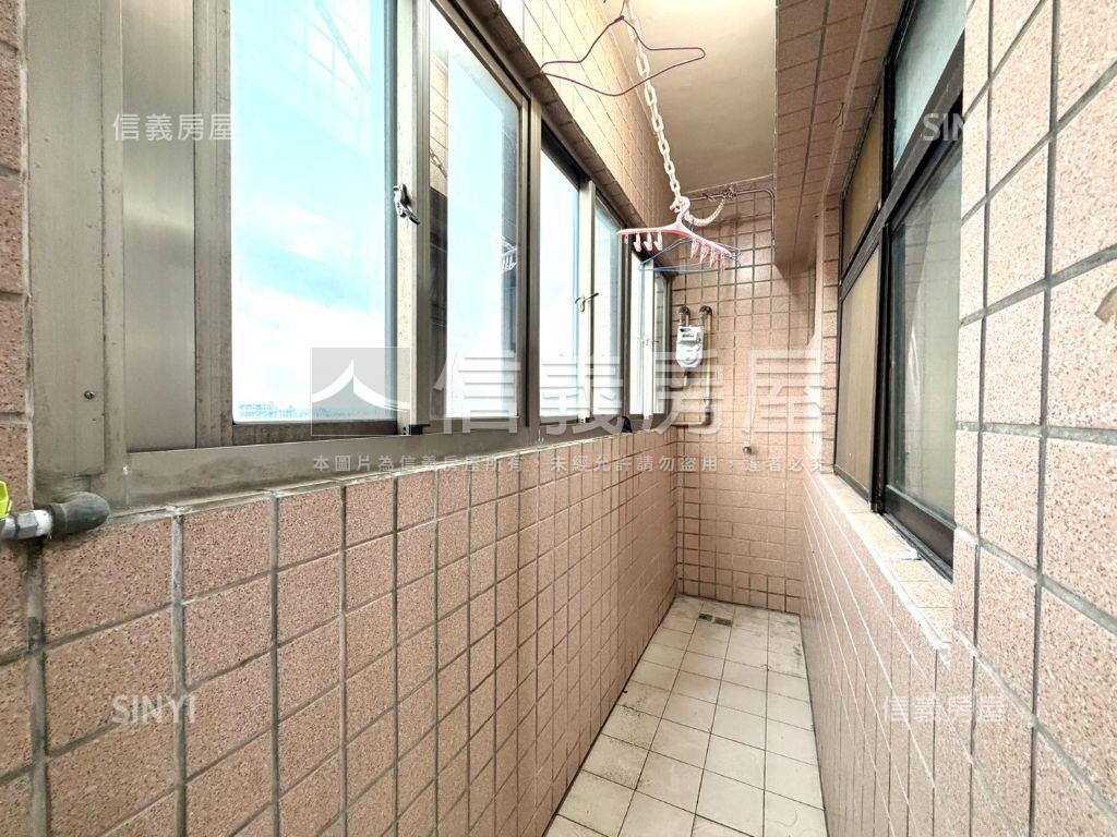 ▲專任英雄鎮採光三房房屋室內格局與周邊環境