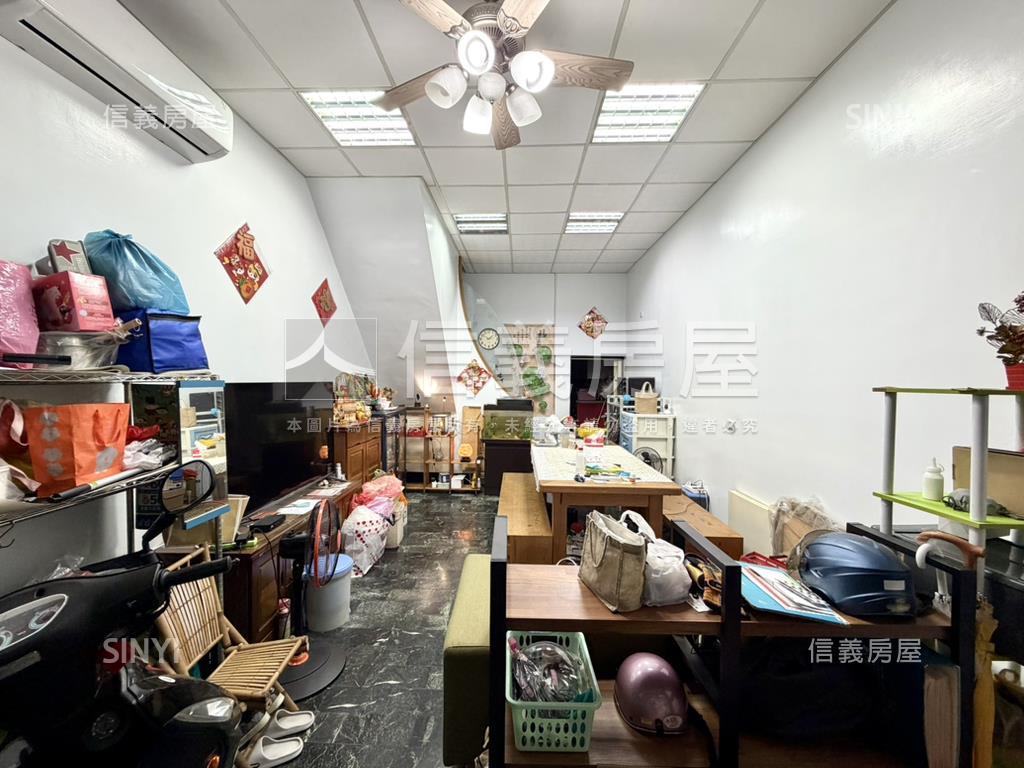 近小港捷運亮美騎樓透天房屋室內格局與周邊環境