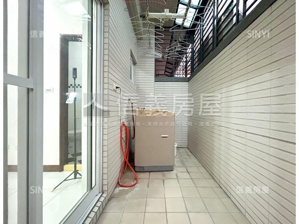 頂新特區正街質感車墅房屋室內格局與周邊環境