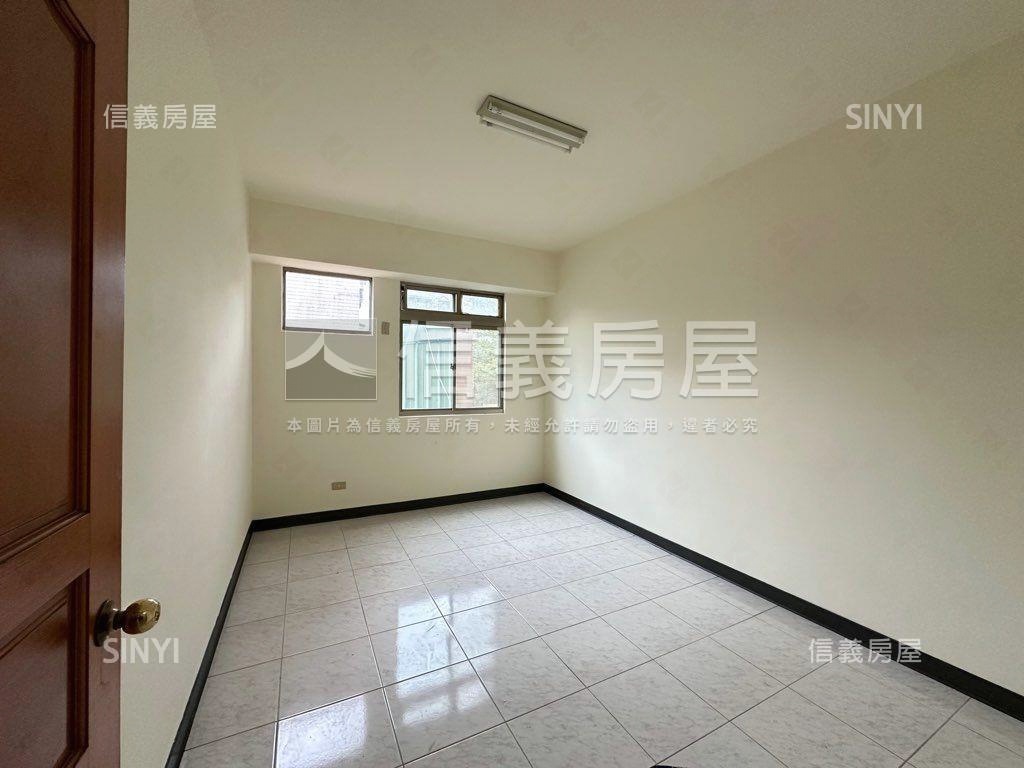 『幸福捷運』晶華四房車位房屋室內格局與周邊環境