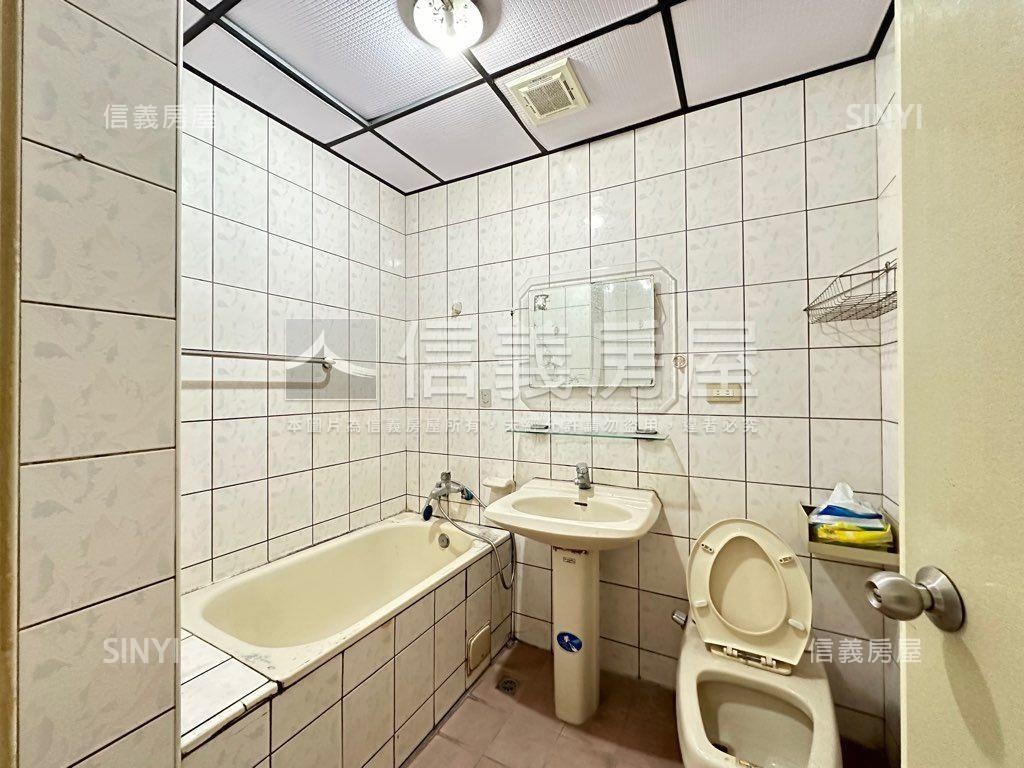 『幸福捷運』晶華四房車位房屋室內格局與周邊環境