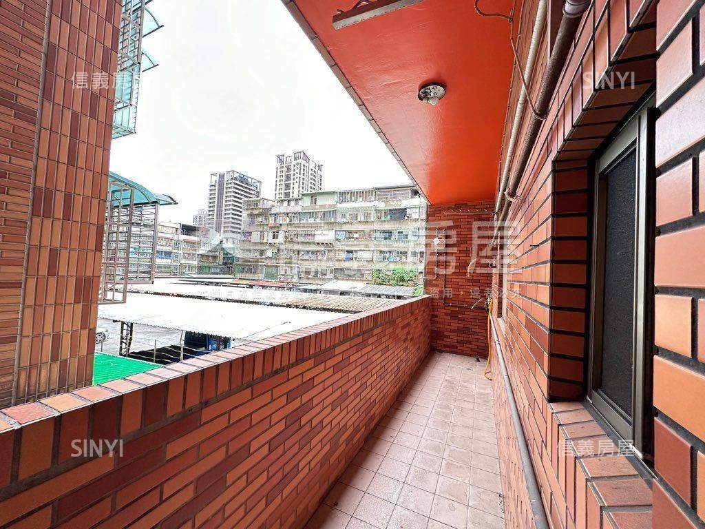 『幸福捷運』晶華四房車位房屋室內格局與周邊環境