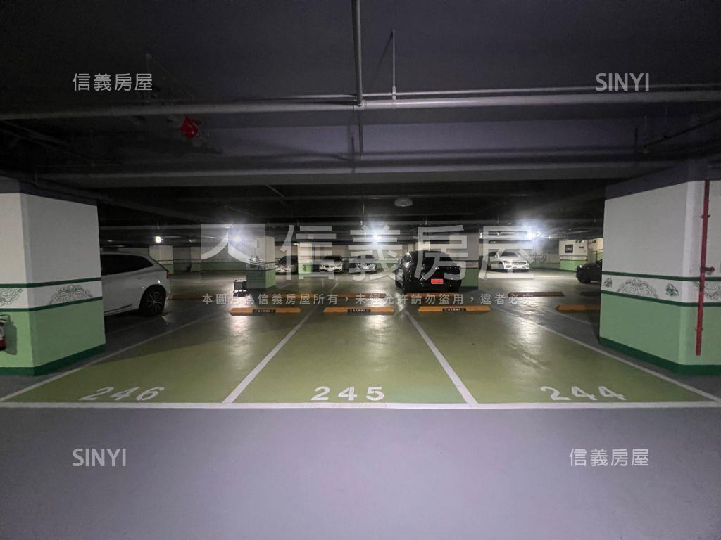 中悅皇苑Ｂ２車位房屋室內格局與周邊環境