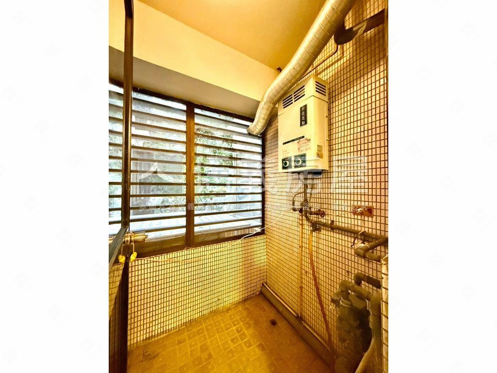 新接專任興安稀有一樓住辦房屋室內格局與周邊環境