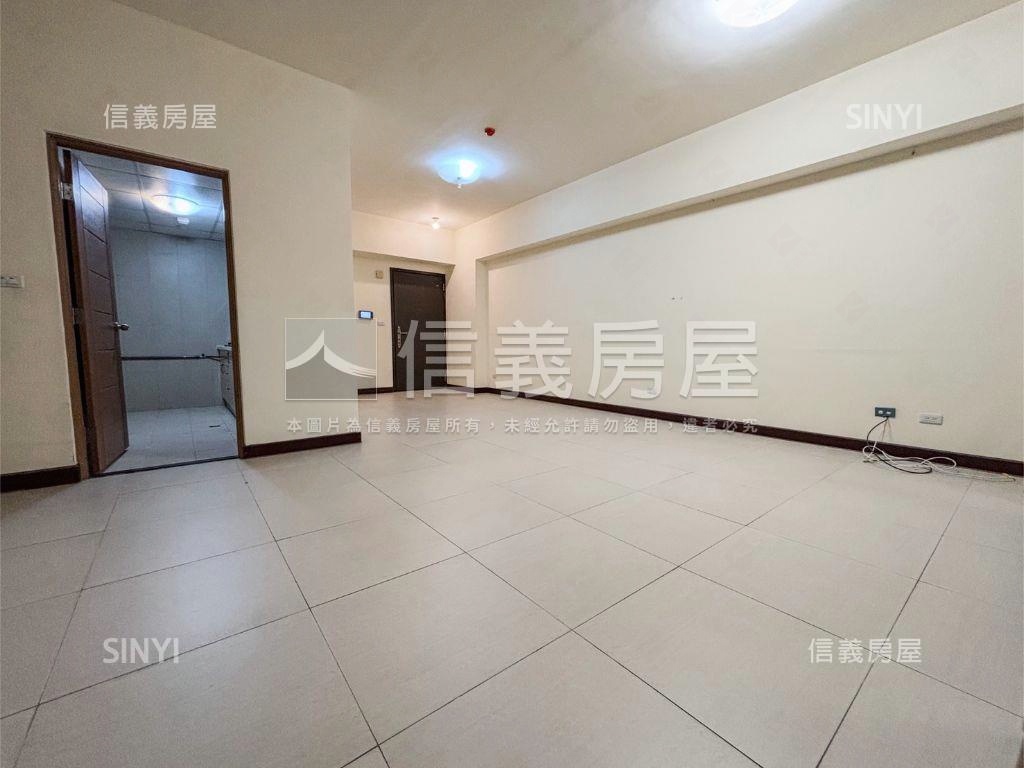 士北科福美３房車位房屋室內格局與周邊環境