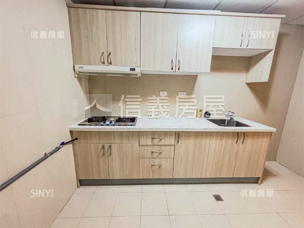 士北科福美３房車位房屋室內格局與周邊環境