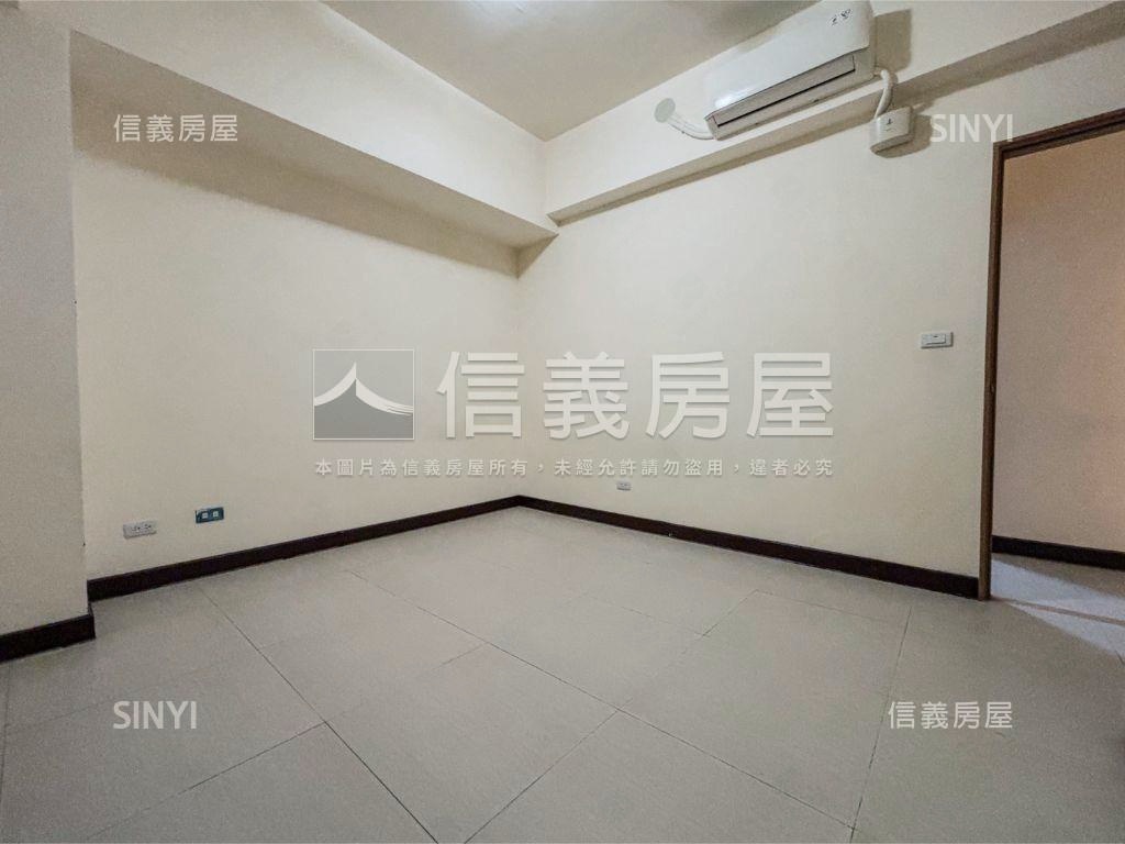 士北科福美３房車位房屋室內格局與周邊環境