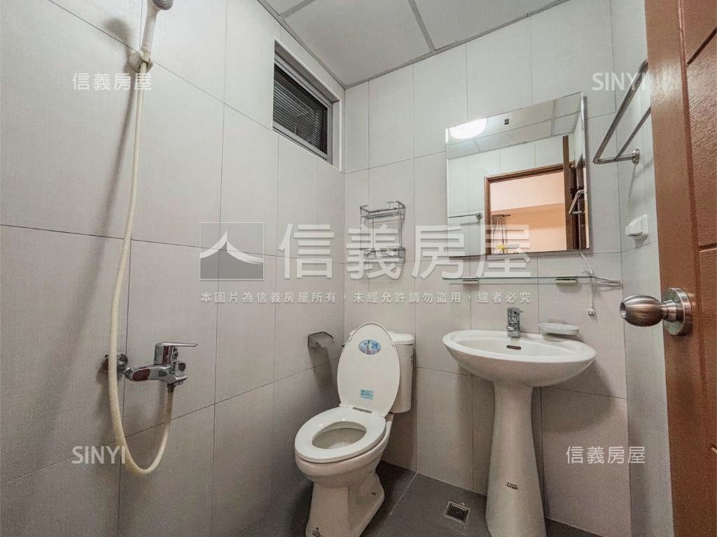 士北科福美３房車位房屋室內格局與周邊環境