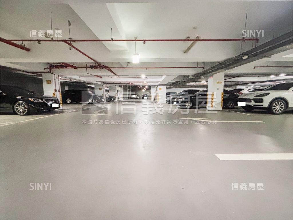 士北科福美３房車位房屋室內格局與周邊環境