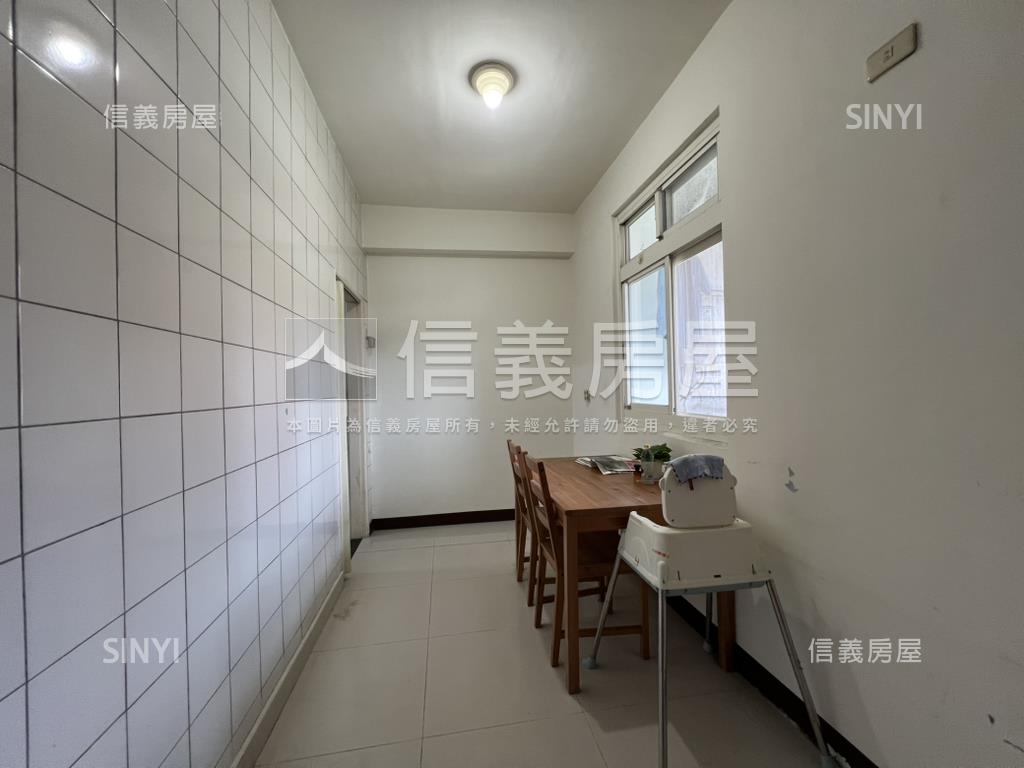 三民高中方正邊間三房房屋室內格局與周邊環境