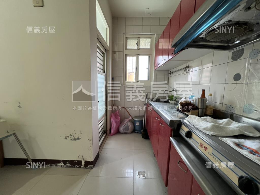 三民高中方正邊間三房房屋室內格局與周邊環境