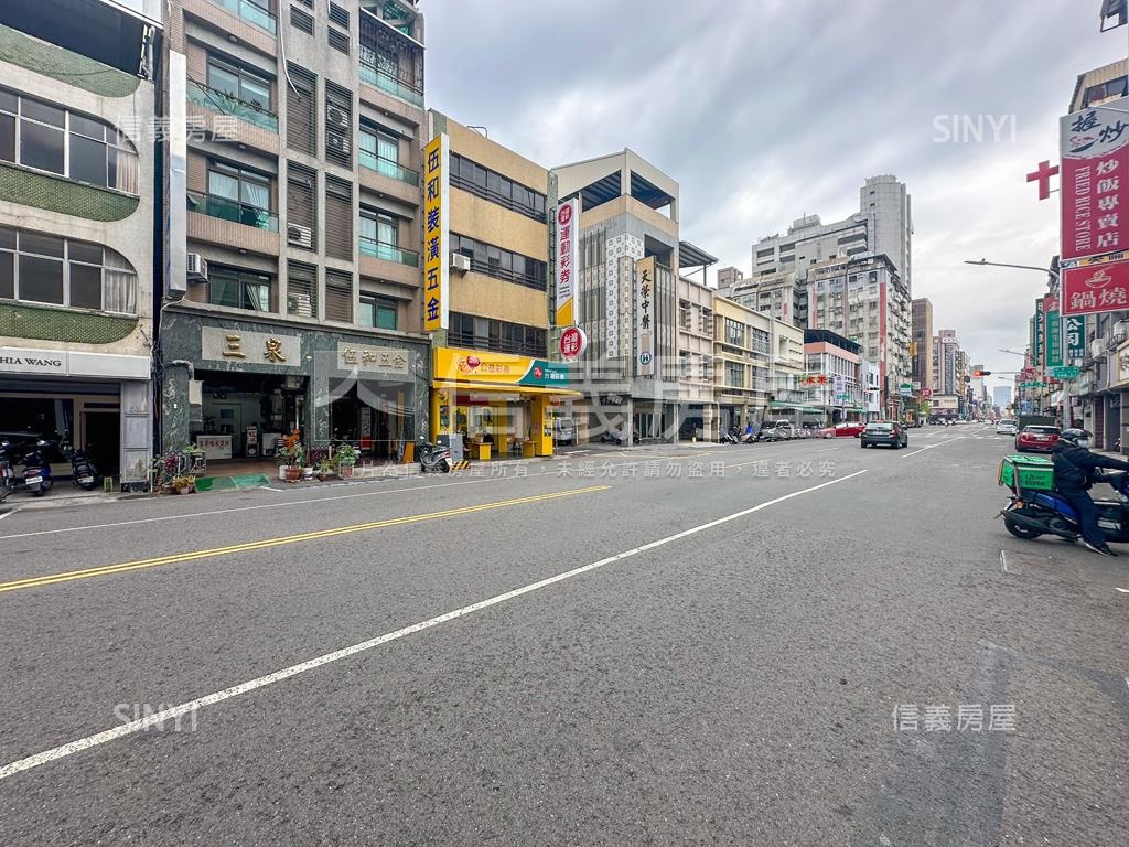 林森正路顯眼人潮金透店房屋室內格局與周邊環境