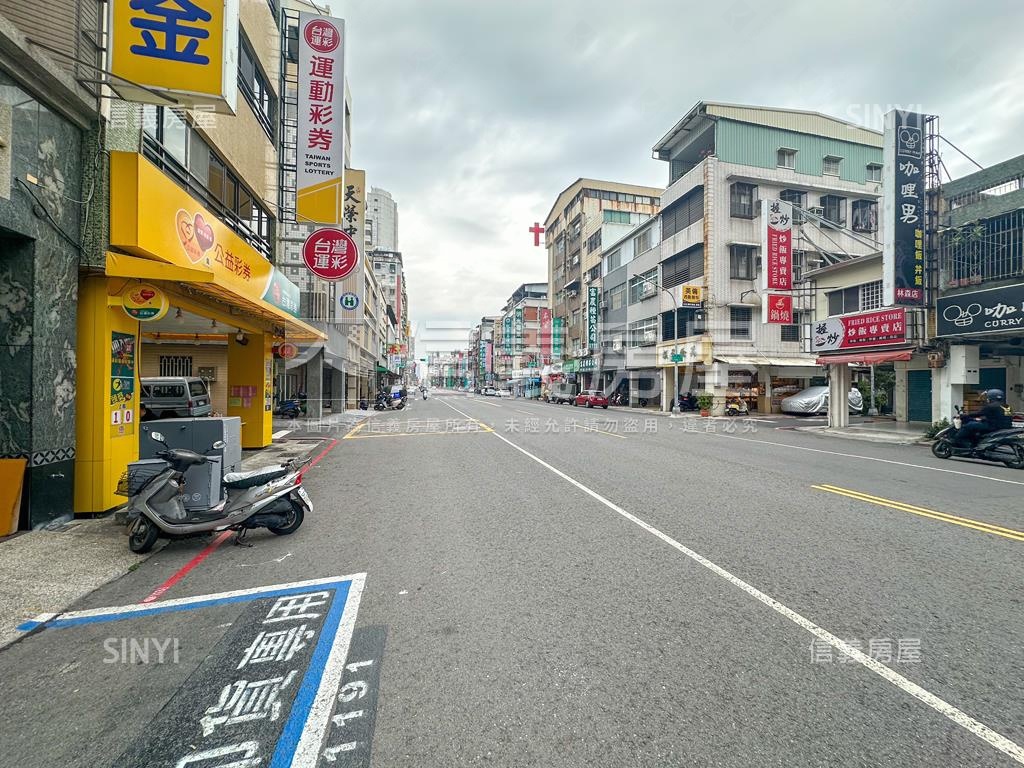 林森正路顯眼人潮金透店房屋室內格局與周邊環境
