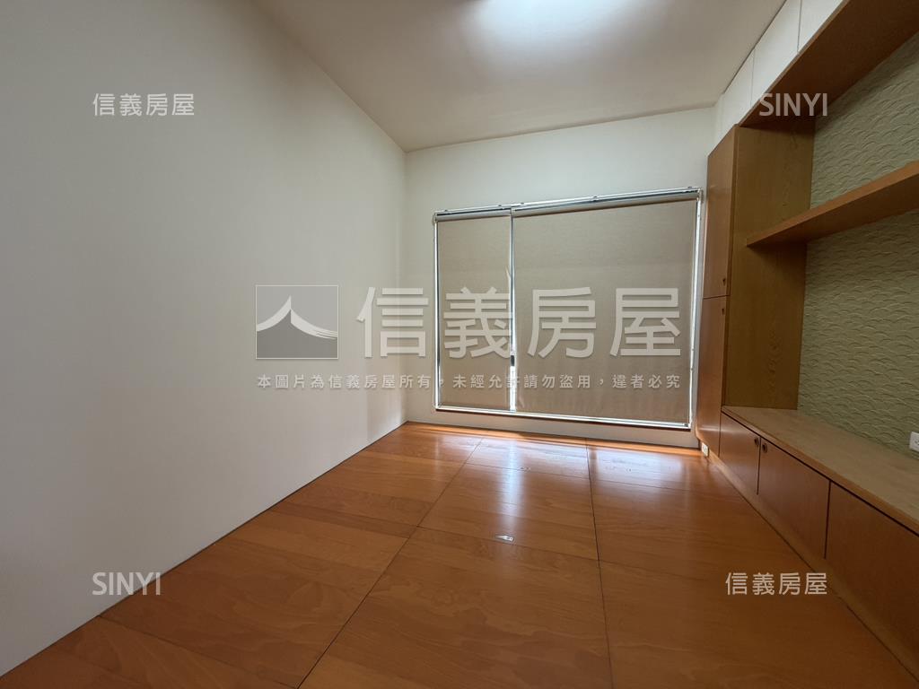 近九德捷運站稀有釋出Ａ房屋室內格局與周邊環境