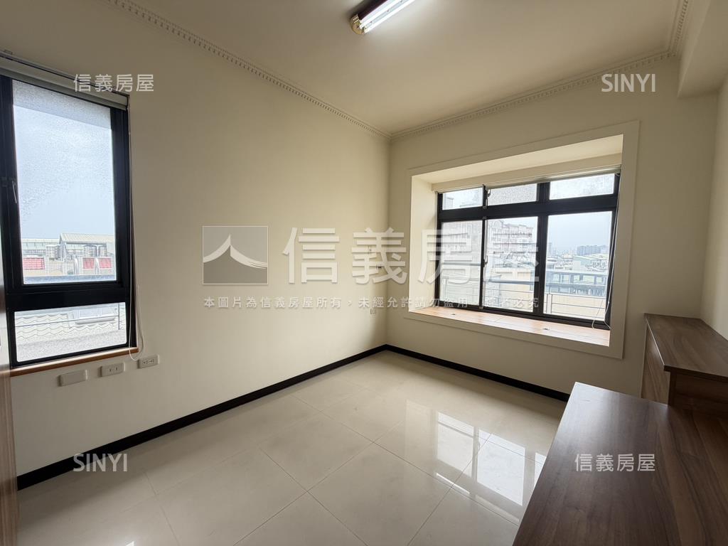 近九德捷運站稀有釋出Ａ房屋室內格局與周邊環境