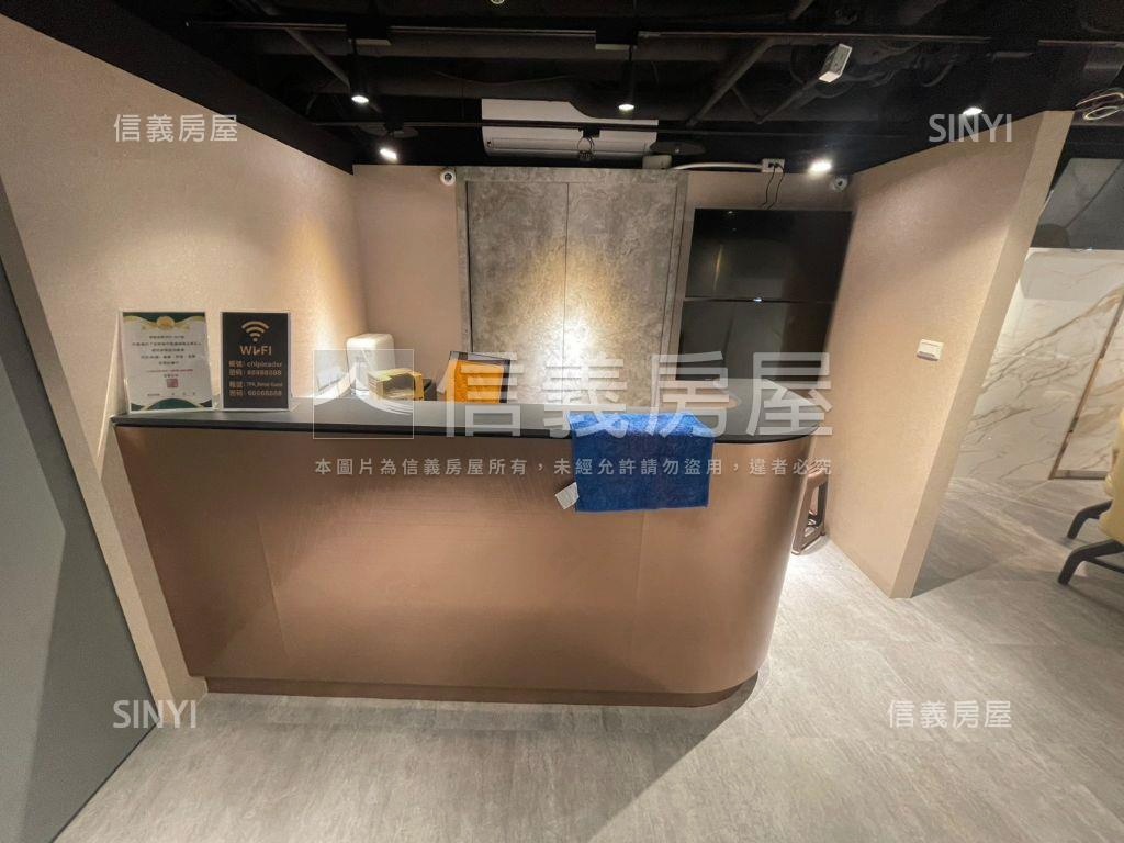 仁愛國館商業百坪店面房屋室內格局與周邊環境