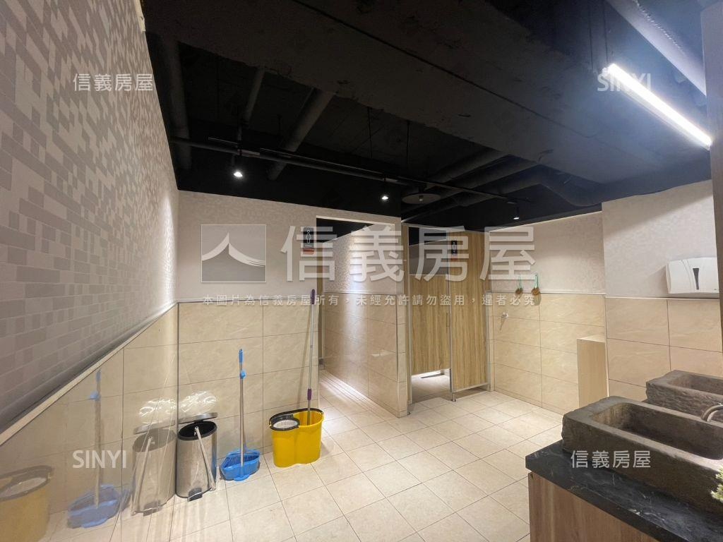 仁愛國館商業百坪店面房屋室內格局與周邊環境