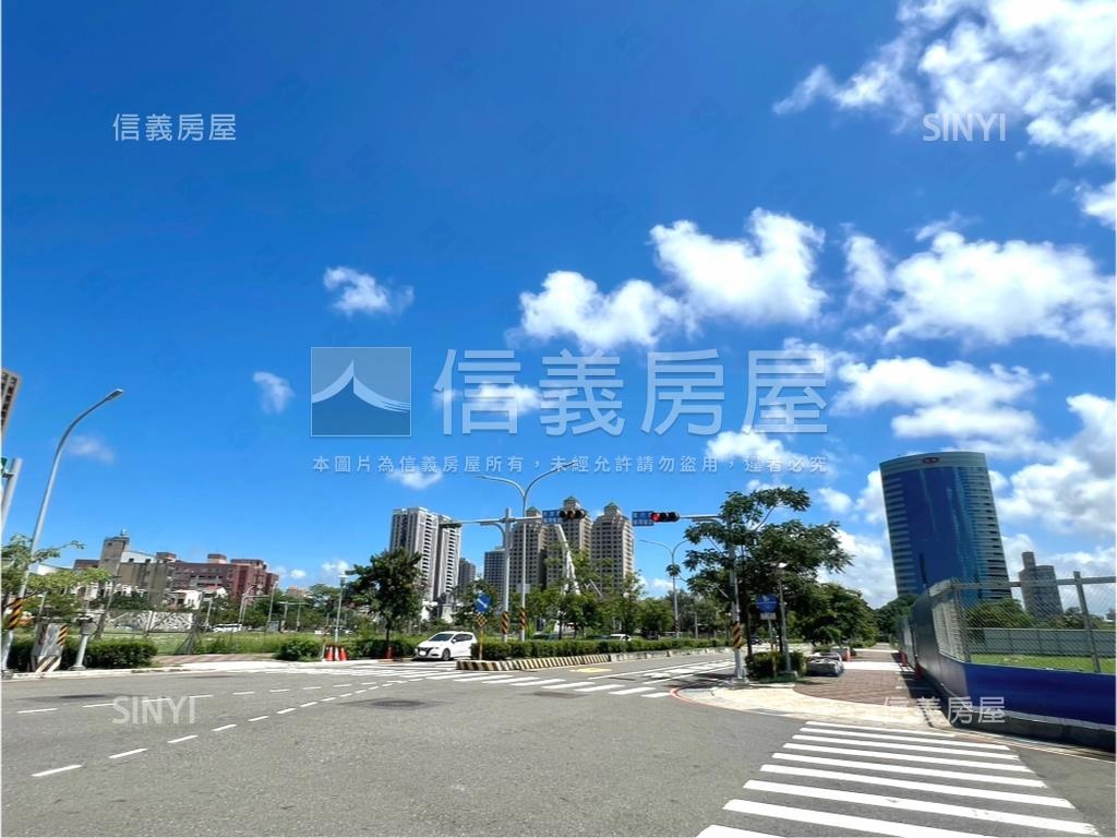 星鑽特區旁。二樓三房寓房屋室內格局與周邊環境