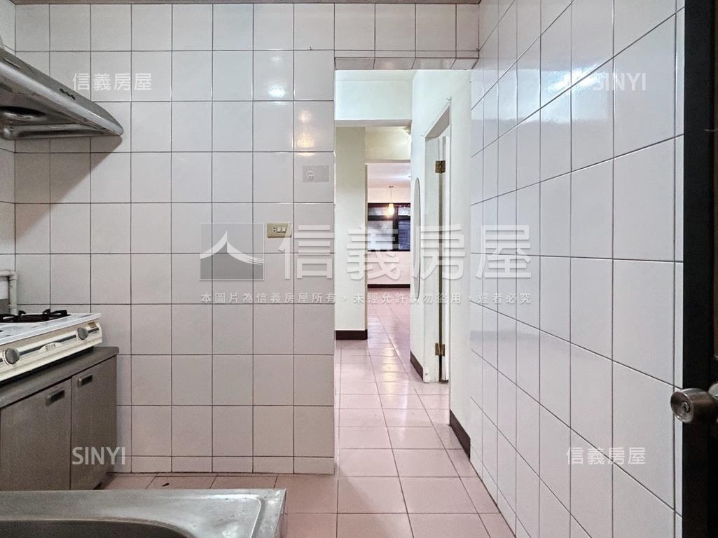 士林捷運站精緻美屋房屋室內格局與周邊環境