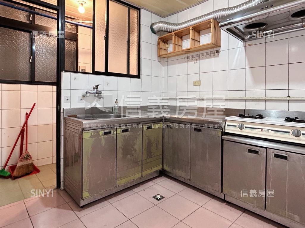 士林捷運站精緻美屋房屋室內格局與周邊環境