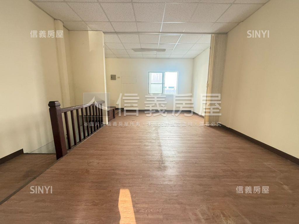 鹽埕美食旁需整理透天房屋室內格局與周邊環境