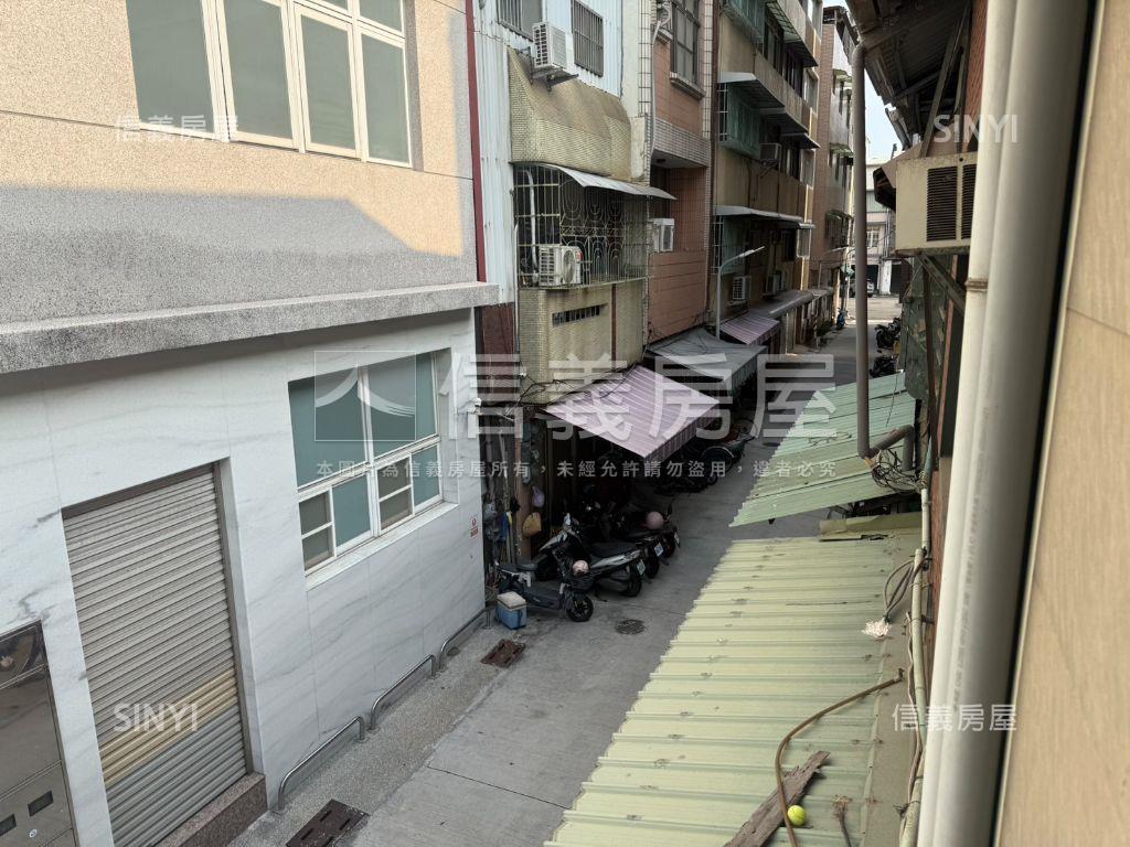 鹽埕美食旁需整理透天房屋室內格局與周邊環境