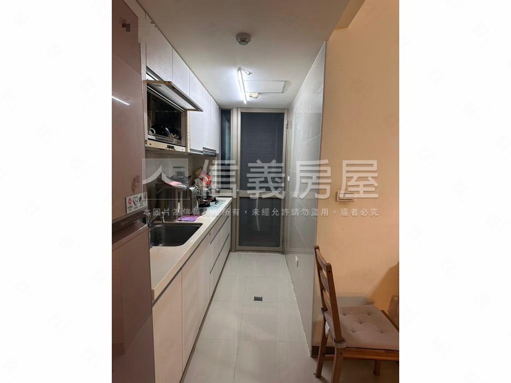 稀有釋出天頌３房車位房屋室內格局與周邊環境