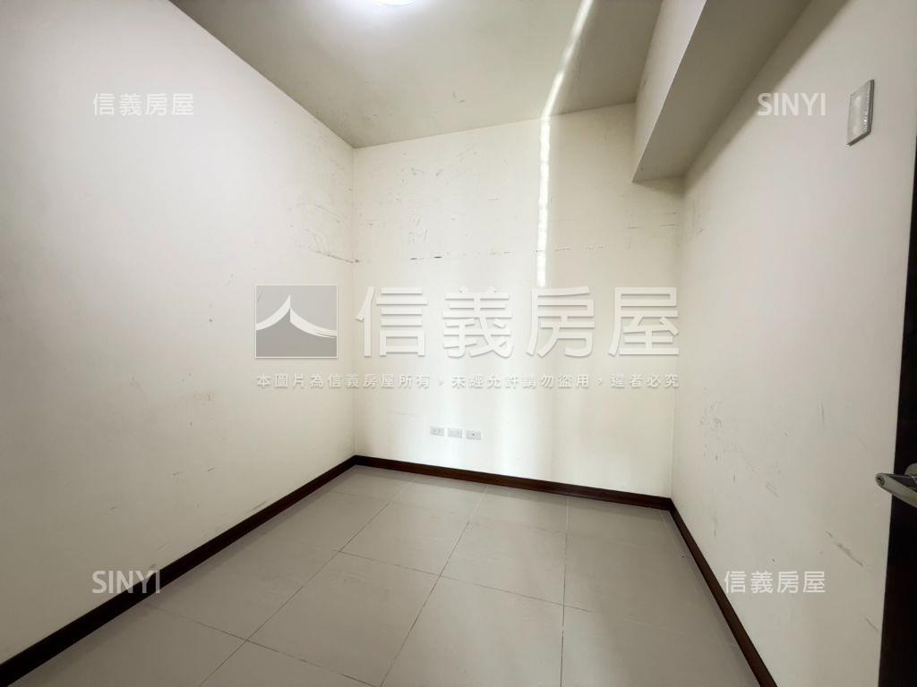 稀有釋出天頌３房車位房屋室內格局與周邊環境