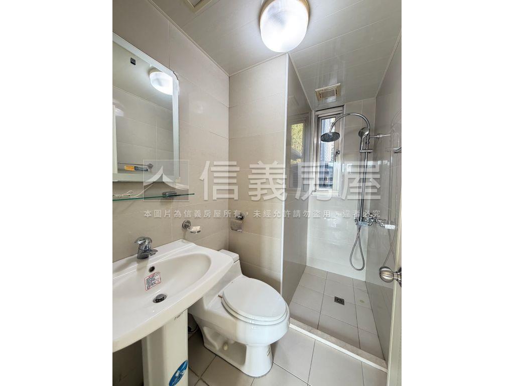 稀有釋出天頌３房車位房屋室內格局與周邊環境