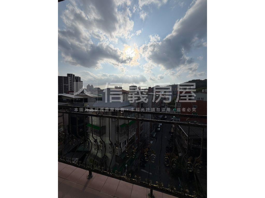 稀有釋出天頌３房車位房屋室內格局與周邊環境