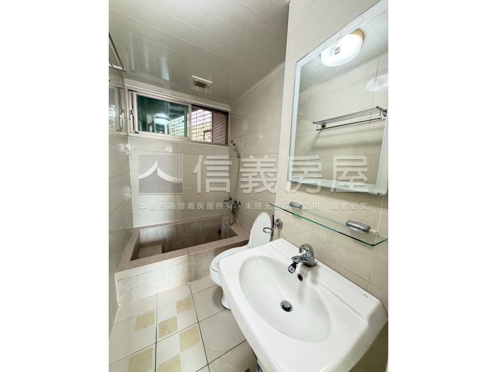 稀有釋出天頌３房車位房屋室內格局與周邊環境