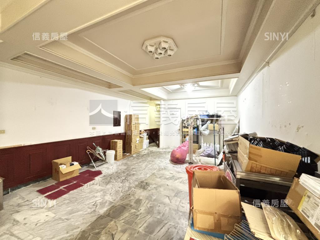 英專路傳家金透店房屋室內格局與周邊環境