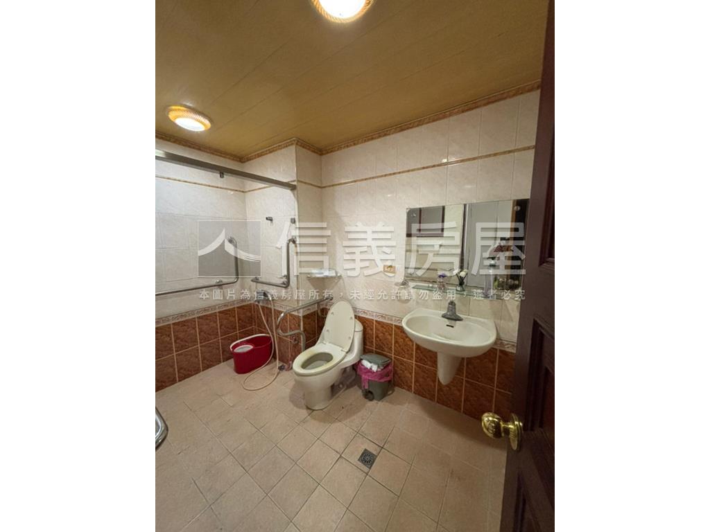 英專路傳家金透店房屋室內格局與周邊環境