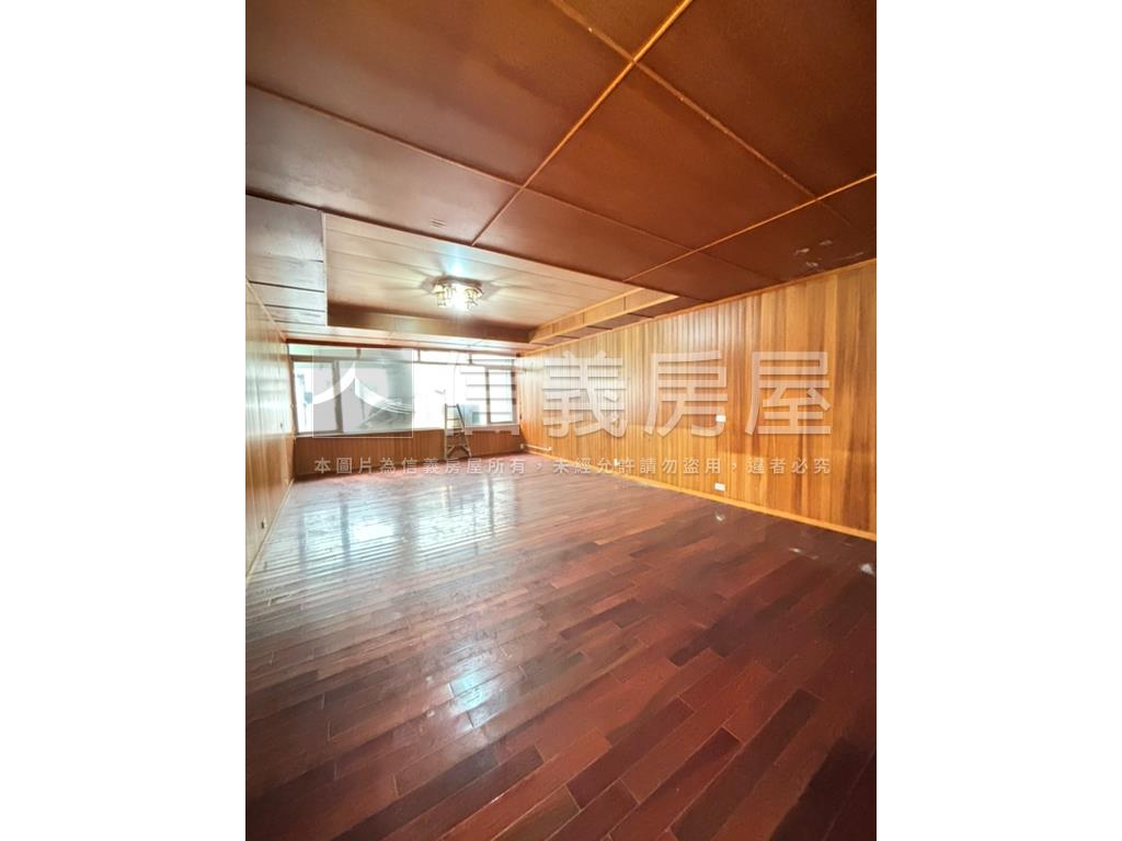 英專路傳家金透店房屋室內格局與周邊環境