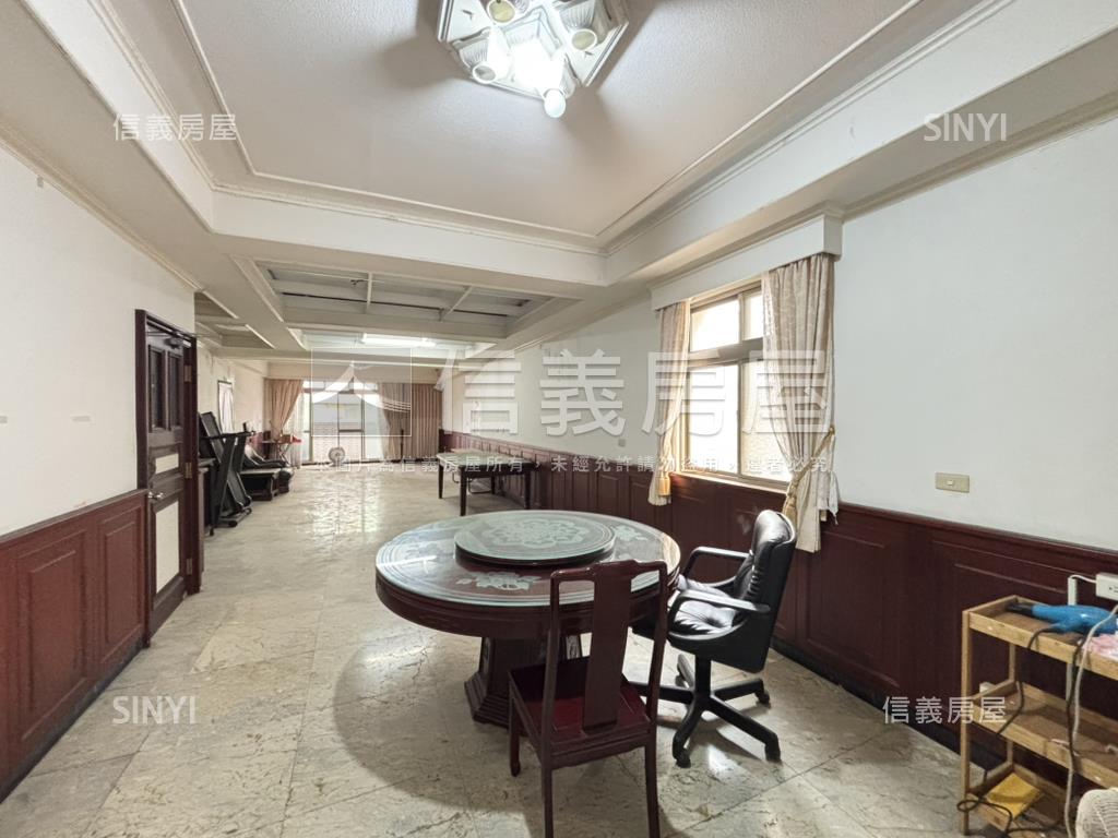 英專路傳家金透店房屋室內格局與周邊環境