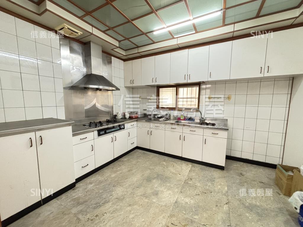 英專路傳家金透店房屋室內格局與周邊環境