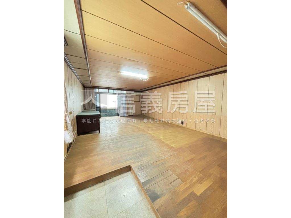 英專路傳家金透店房屋室內格局與周邊環境