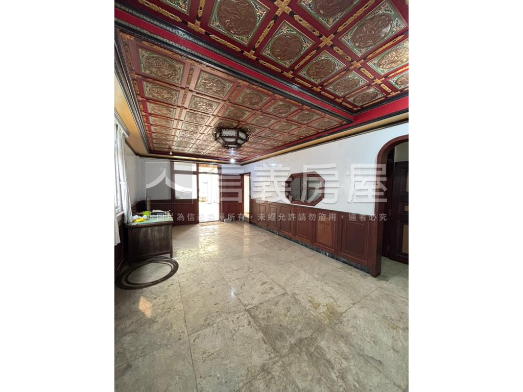 英專路傳家金透店房屋室內格局與周邊環境