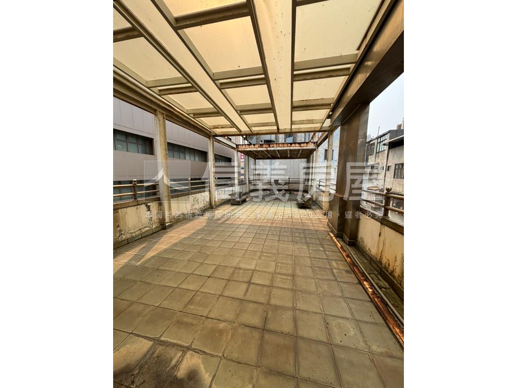 英專路傳家金透店房屋室內格局與周邊環境