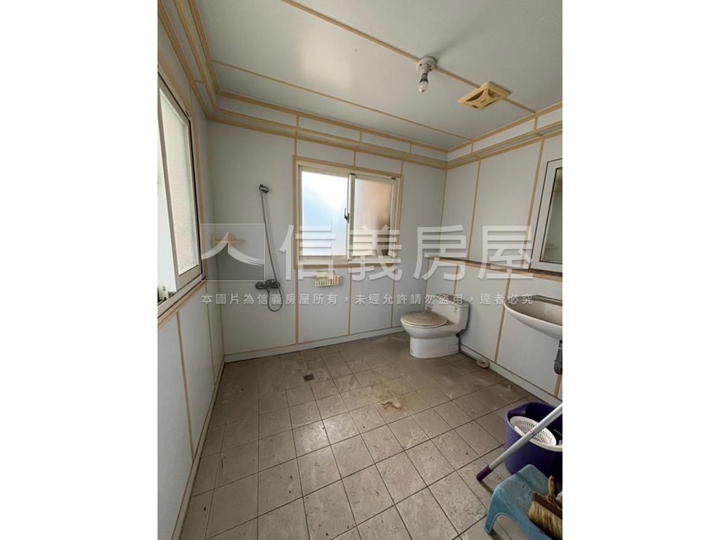 英專路傳家金透店房屋室內格局與周邊環境