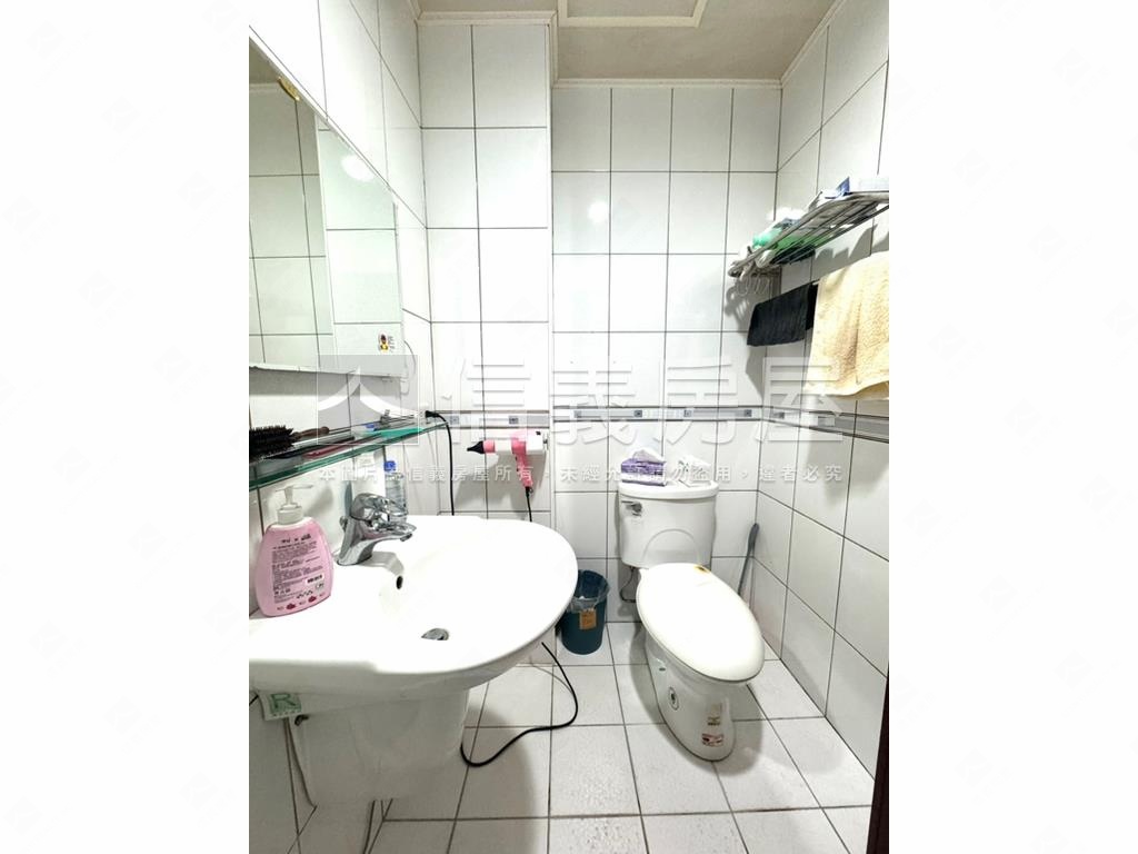近東海商圈雙拼美墅Ａ房屋室內格局與周邊環境