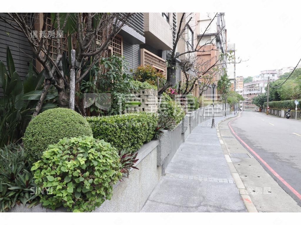 春天悅灣稀有Ｂ１平面車位房屋室內格局與周邊環境