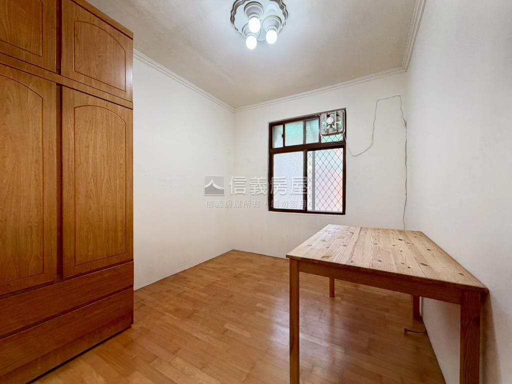 秀朗公寓房屋室內格局與周邊環境