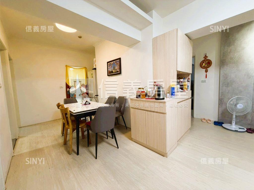 土城學府路一段電梯三房房屋室內格局與周邊環境