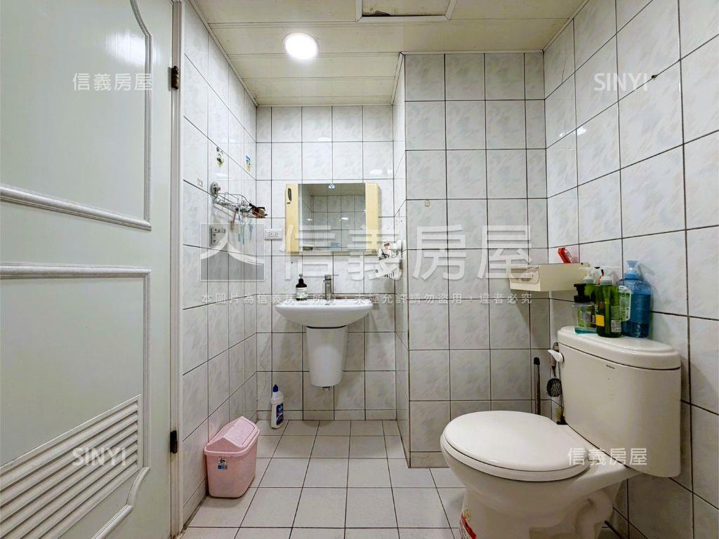 土城學府路一段電梯三房房屋室內格局與周邊環境